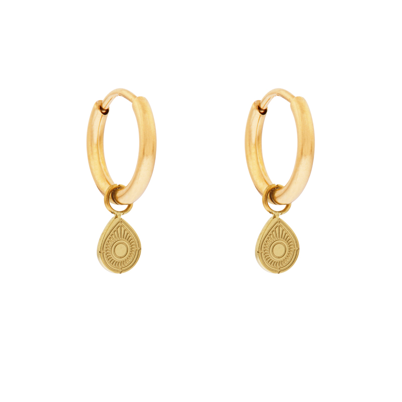 Oorbellen klein met hanger druppel figuurtje goud Oorbellen klein met hanger druppel figuurtje goud
