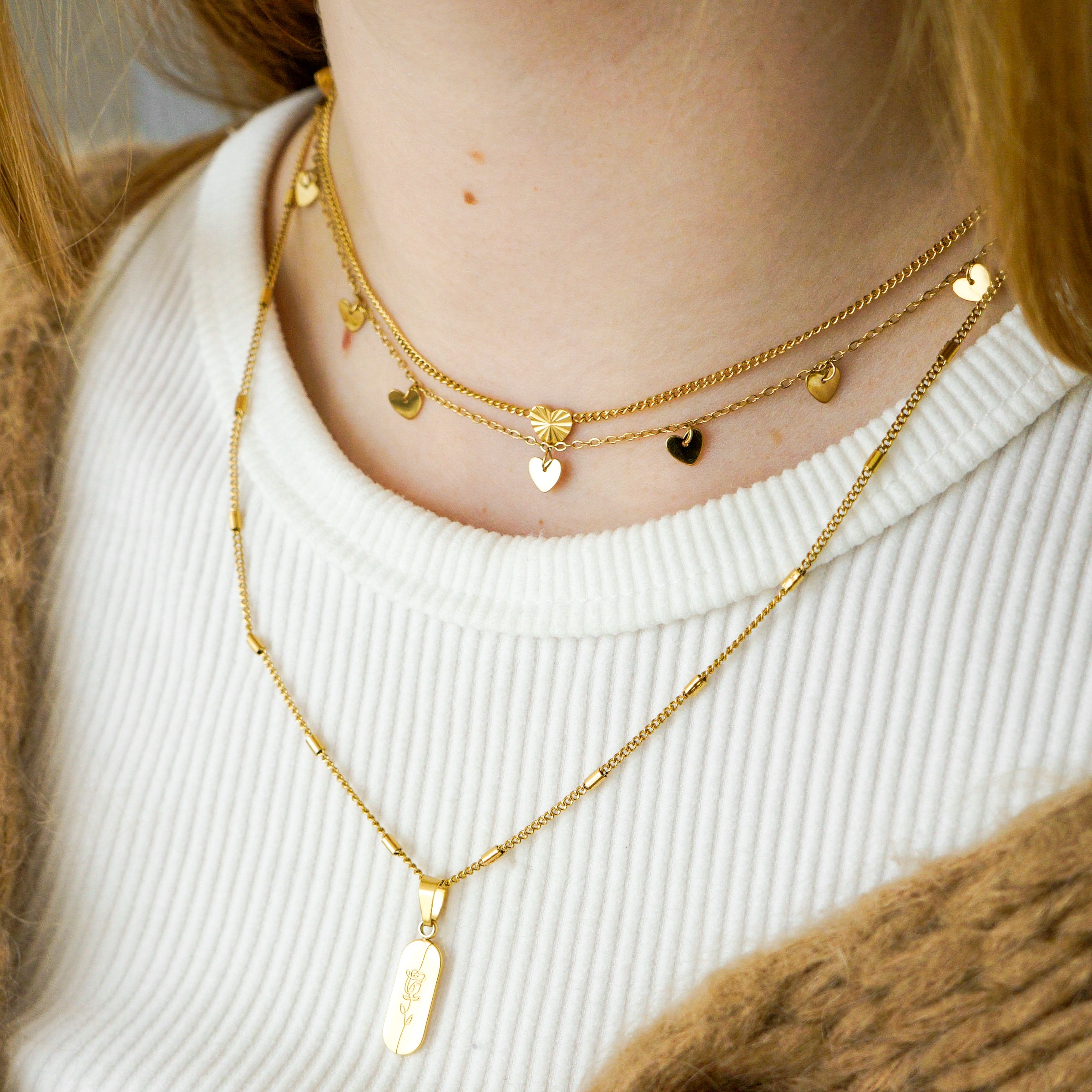Necklace with pendant rose Necklace with pendant rose
