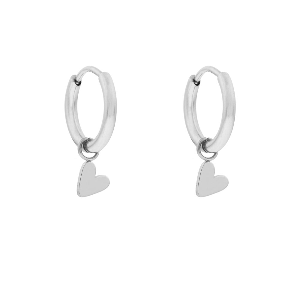 Oorbellen klein met hanger schuin hartje zilver Oorbellen klein met hanger schuin hartje zilver