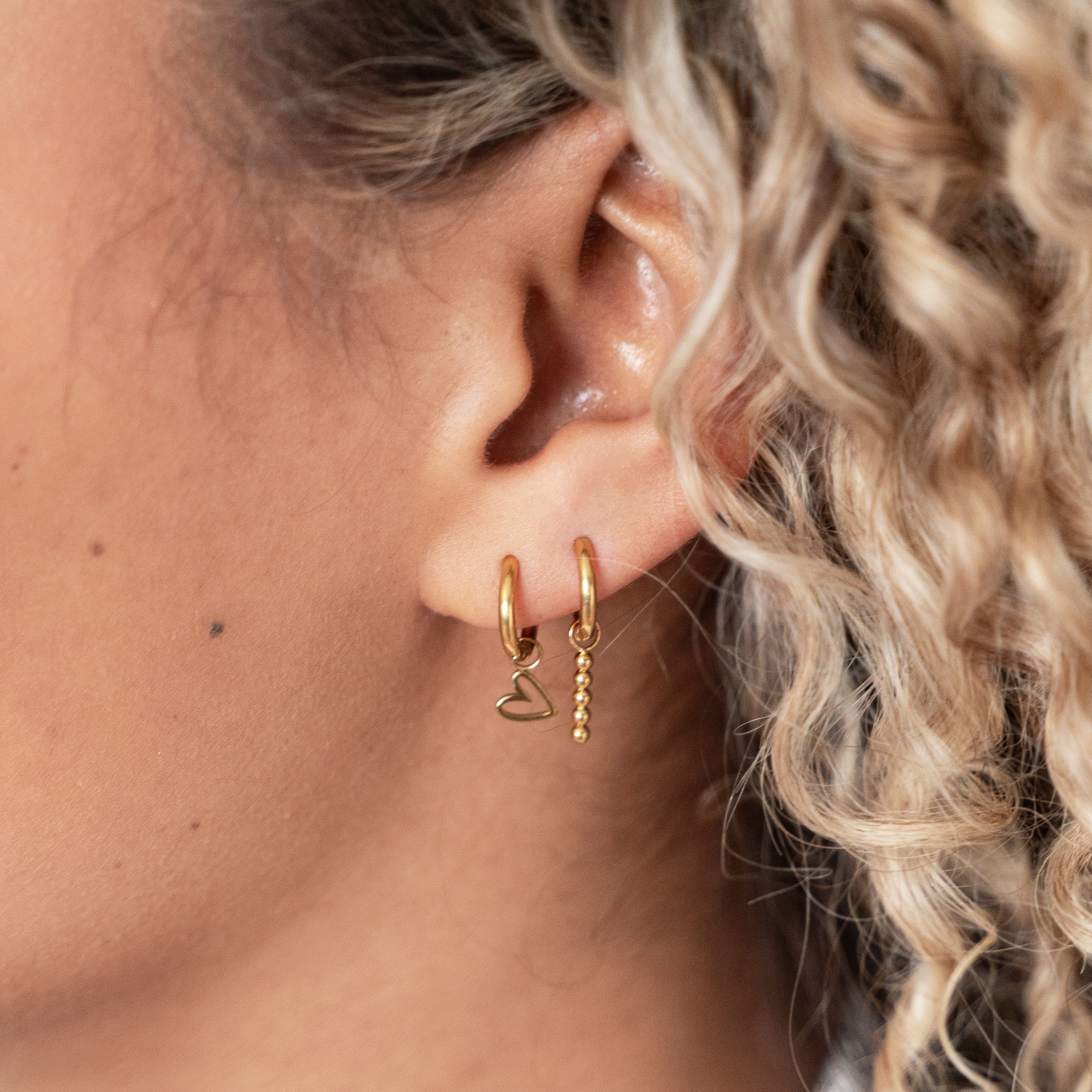 Earrings small with pendant bar dots